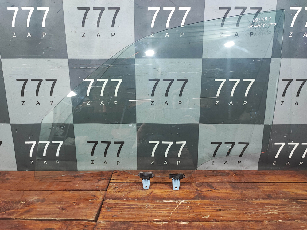 Стекло переднее левое Suzuki Grand Vitara 2 (JT) 05-15 Б/У Оригинал 8450278K00