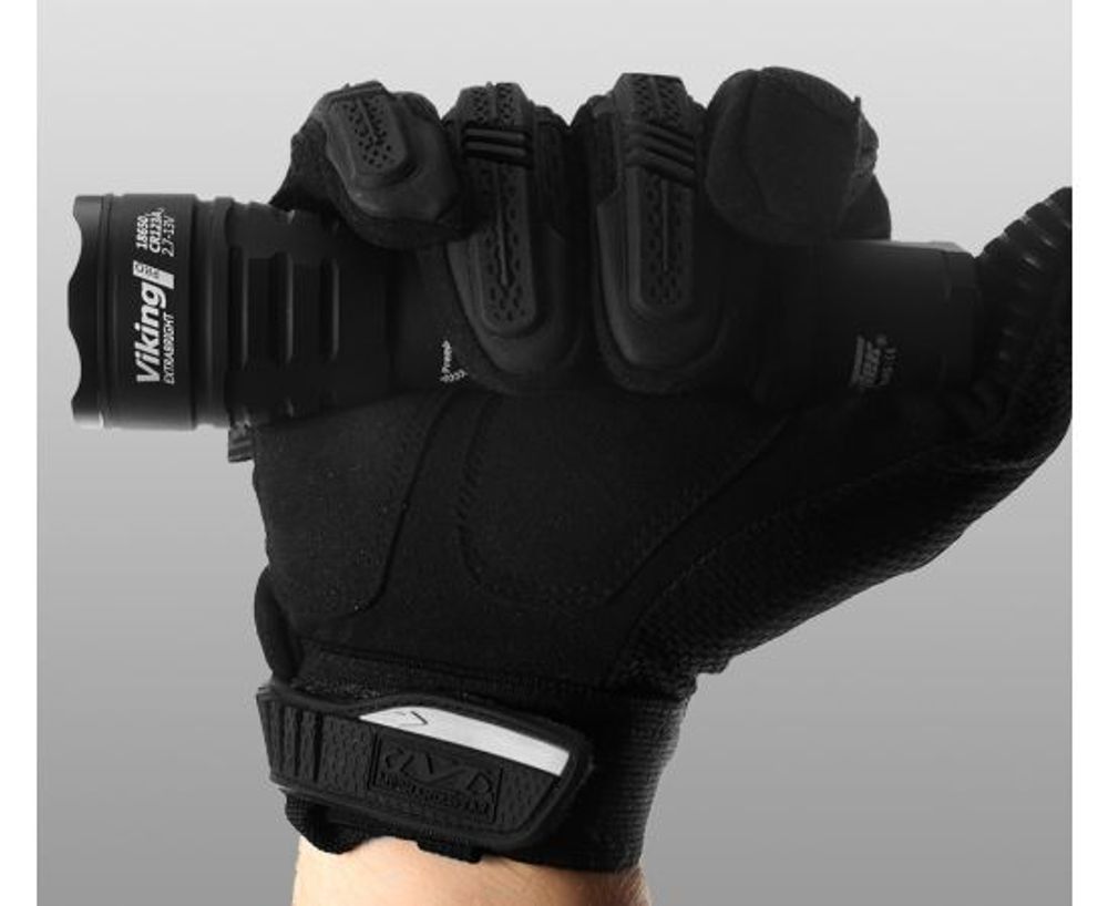 Фонарь Armytek Viking Pro v3 / XHP50 / 1800 лм / 10°:80° / 1x18650 или 2xCR123A