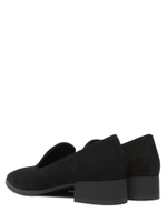 Женские замшевые туфли чёрные на каблуке