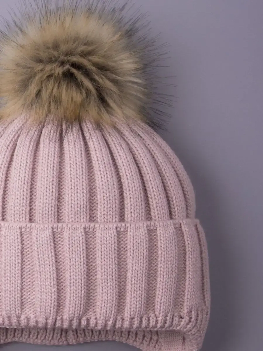 Шапка детская зимняя вязаная с помпоном