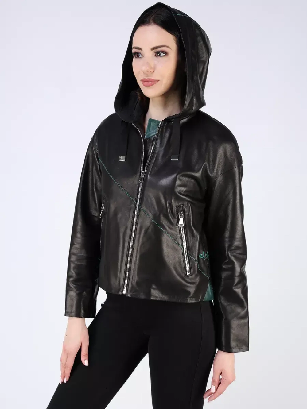 Кожаная куртка демисезонная с капюшоном