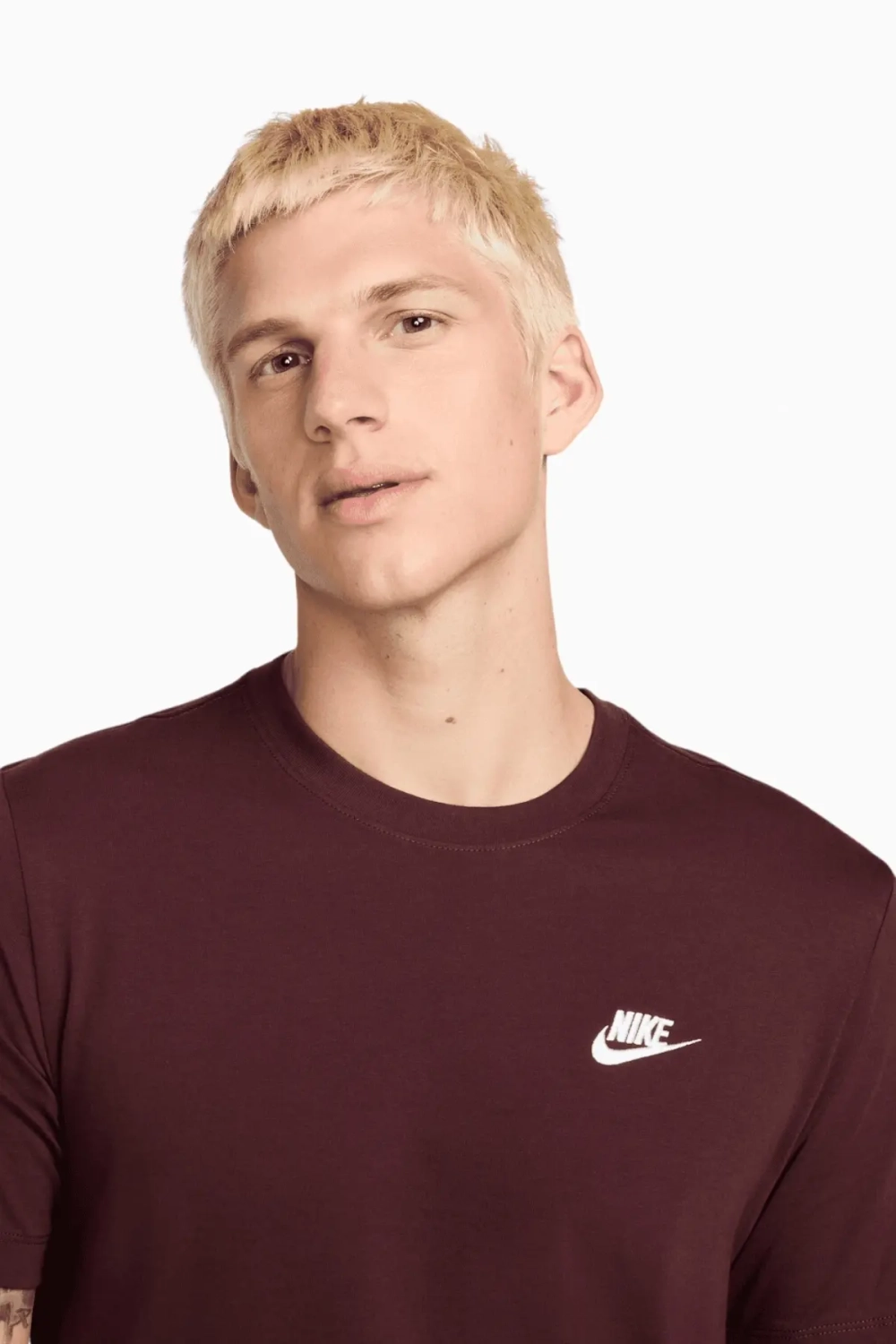 Футболка Nike Sportswear Club - бордовый