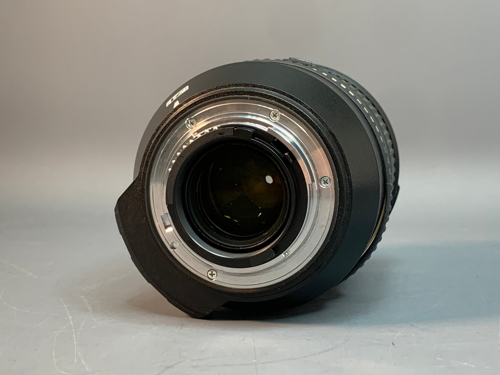 Tamron AF SP 24-70mm 2.8 DI VC Nikon F царапины