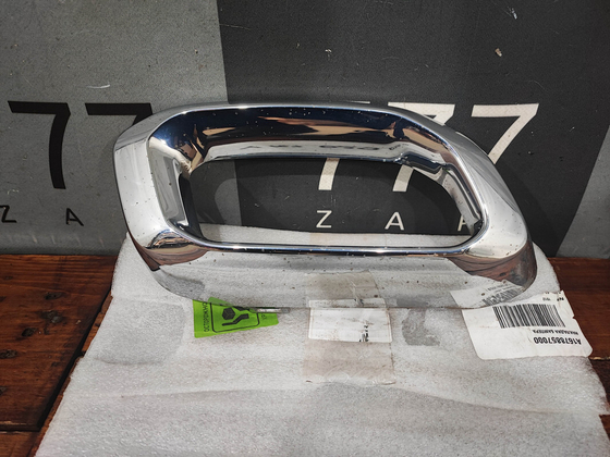 Насадка глушителя правая Mercedes GLE V167 18- Б/У Оригинал A1678857000