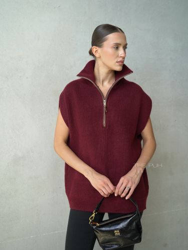 Бордовый вязаный жилет на молнии