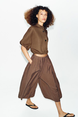 ZARA ДЛИННЫЕ СТРУЯЩИЕСЯ ШОРТЫ, МОККО