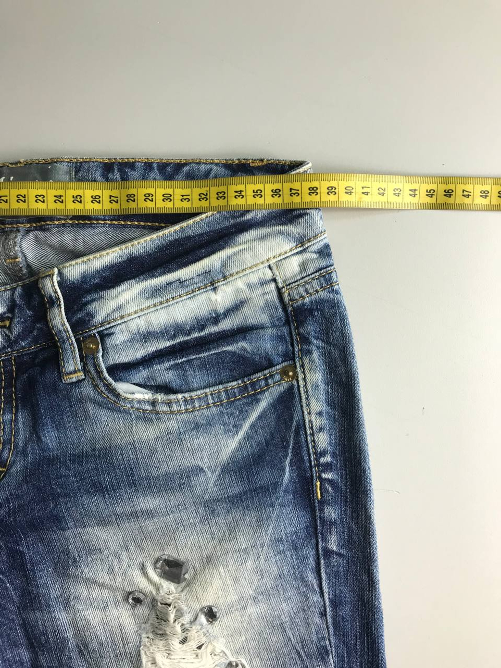 Джинсы Galliano стильные, маркировка 27, визуально на 42/44 размер