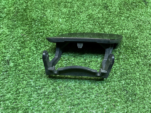 Крышка форсунки левая Audi Q5 1 8R (2012-2017)