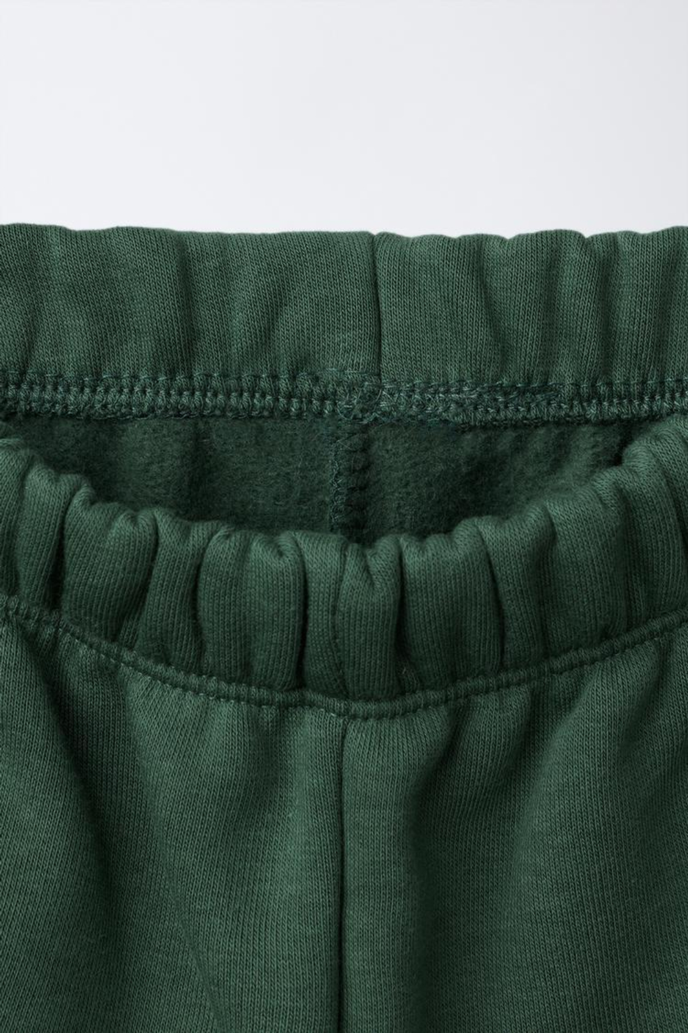 ZARA КОМПЛЕКТ ИЗ ТОЛСТОВКИ И БРЮК-ДЖОГГЕРОВ, ЗЕЛЕНЫЙ