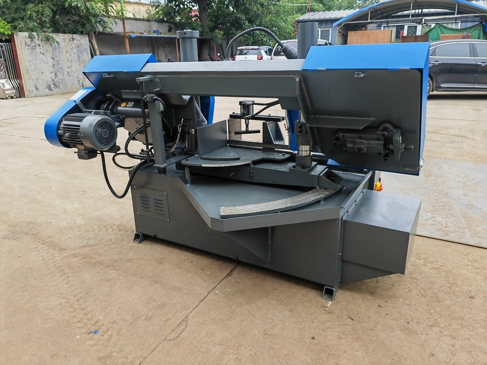 MetalTec BS 350 CZ ленточнопильный станок c поворотом пильного модуля под углом 45 - 90°