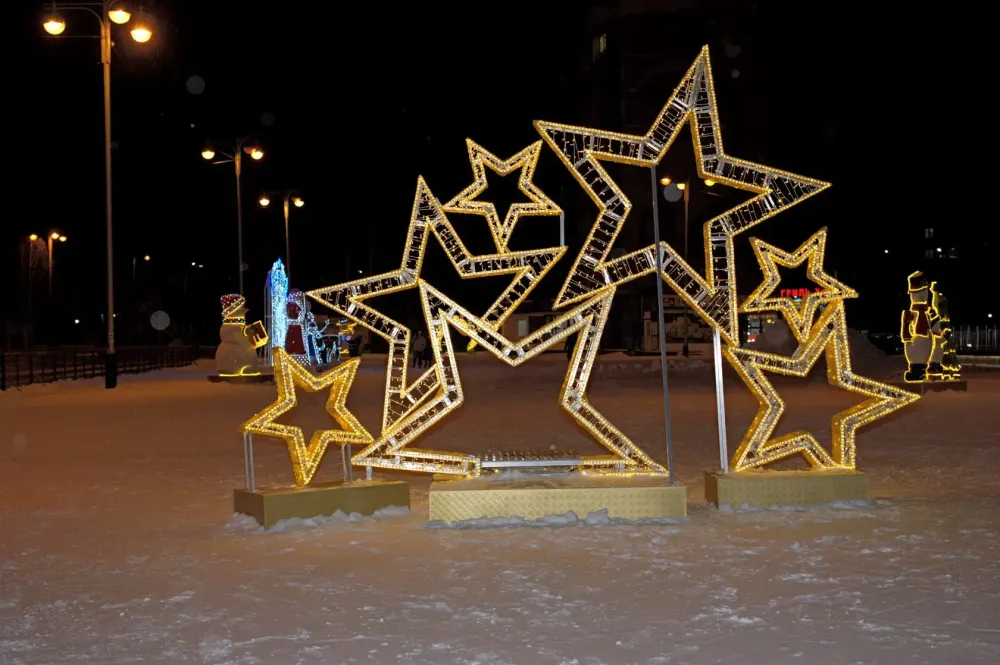 световая конструкция "золотые звезды"