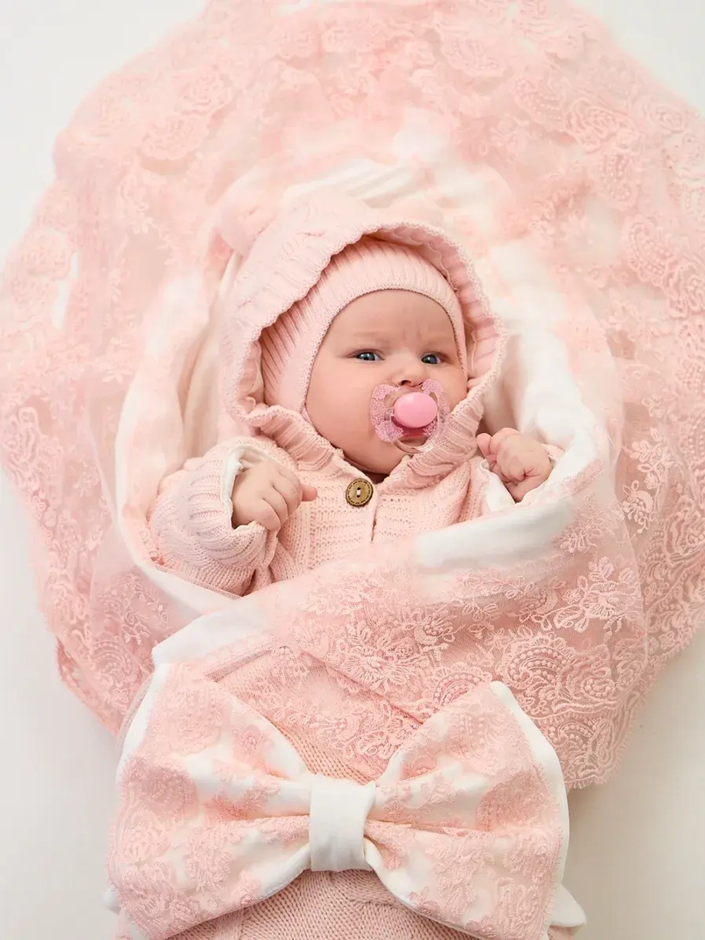 Конверт на выписку для новорожденных вязаный