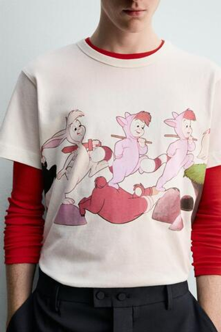 ZARA Х HARRY LAMBERT ФУТБОЛКА С ПРИНТОМ LOST BOYS ПИТЕР ПЭН, ЖЕЛТОВАТО-БЕЛЫЙ