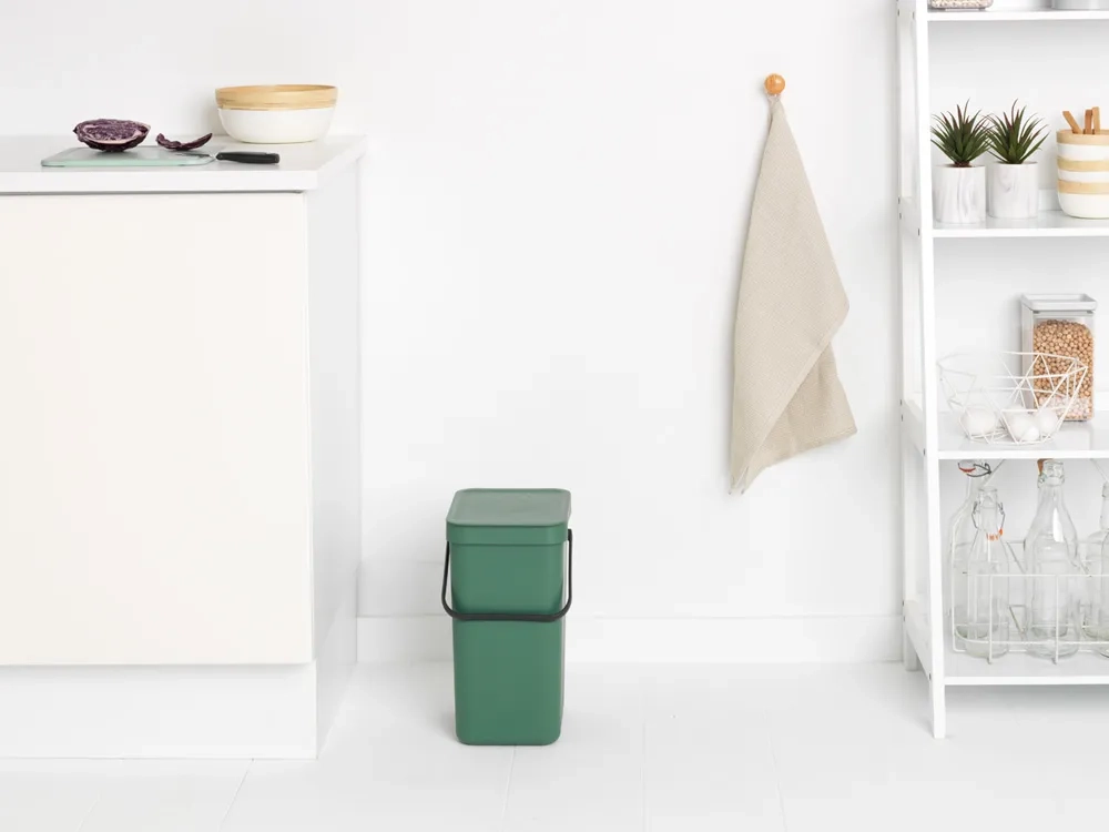 Brabantia Контейнер для мусора Sort & Go 12л зеленый 129803