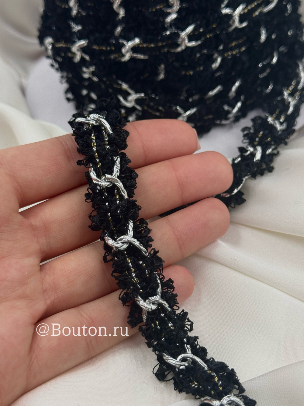 Тесьма черная с серебристой цепью