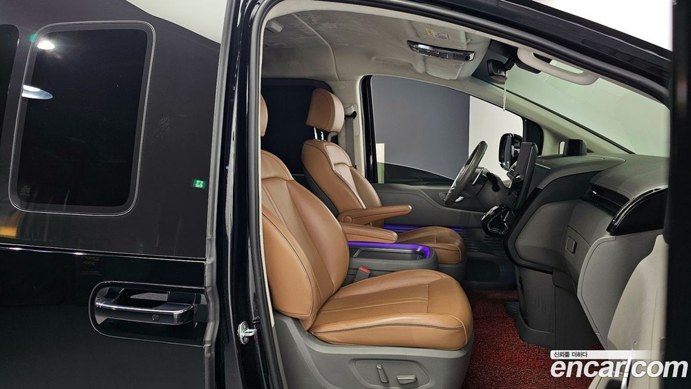 Hyundai Staria 라운지 9-и местный (11.2021)