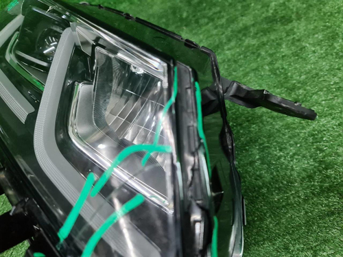 Битая Фара правая Geely Coolray (2019-2023) LED