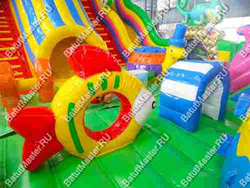 Коммерческий надувной батут «Хамелеон и динозавры» 12*6*6 м