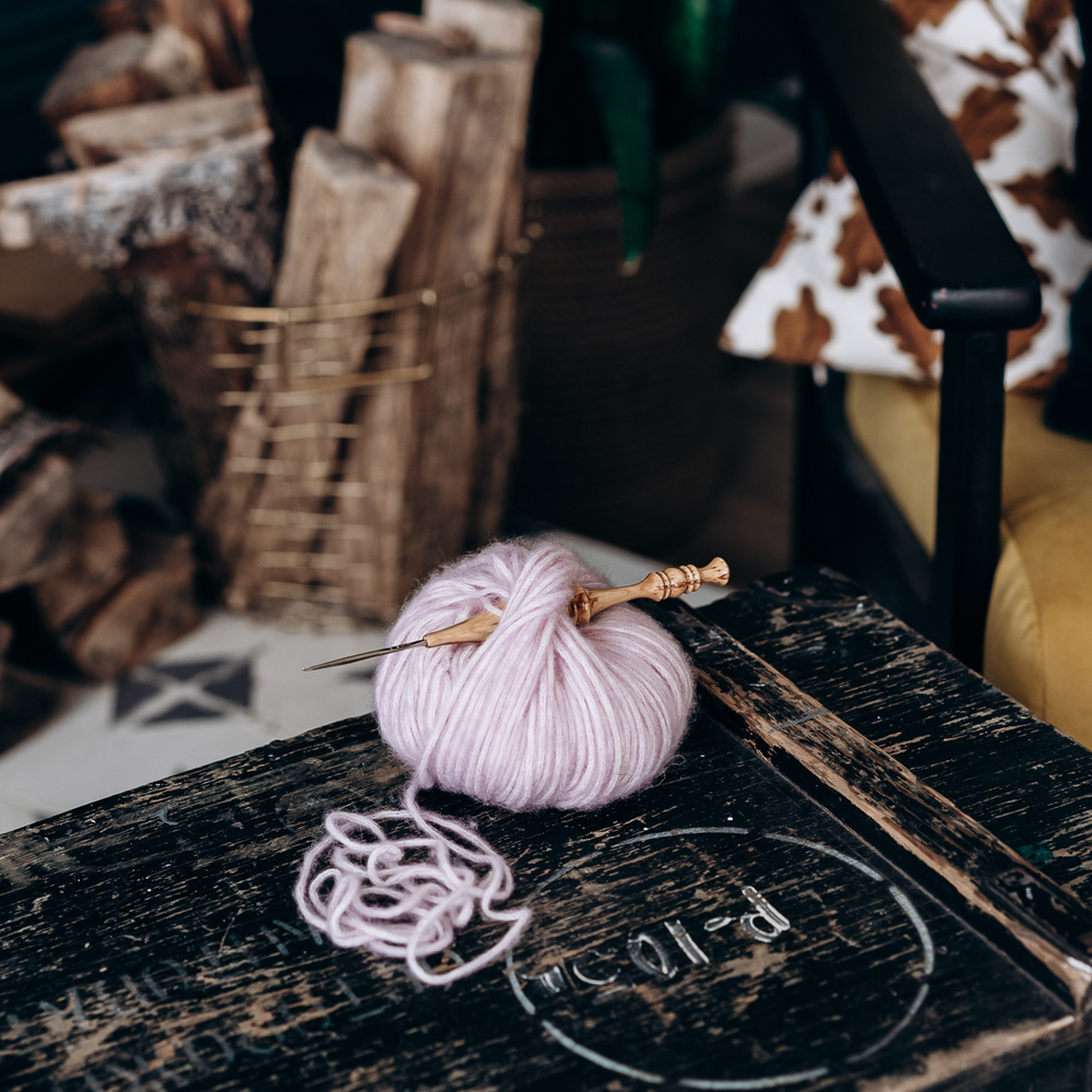 Железный крючок для вязания с деревянной ручкой из рябины размером 3.0 мм. K137