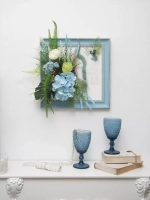 Цветочная композиция в багетной раме