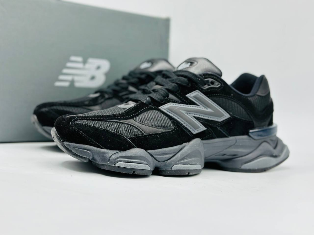 Женские кроссовки NEW BALANCE 9060