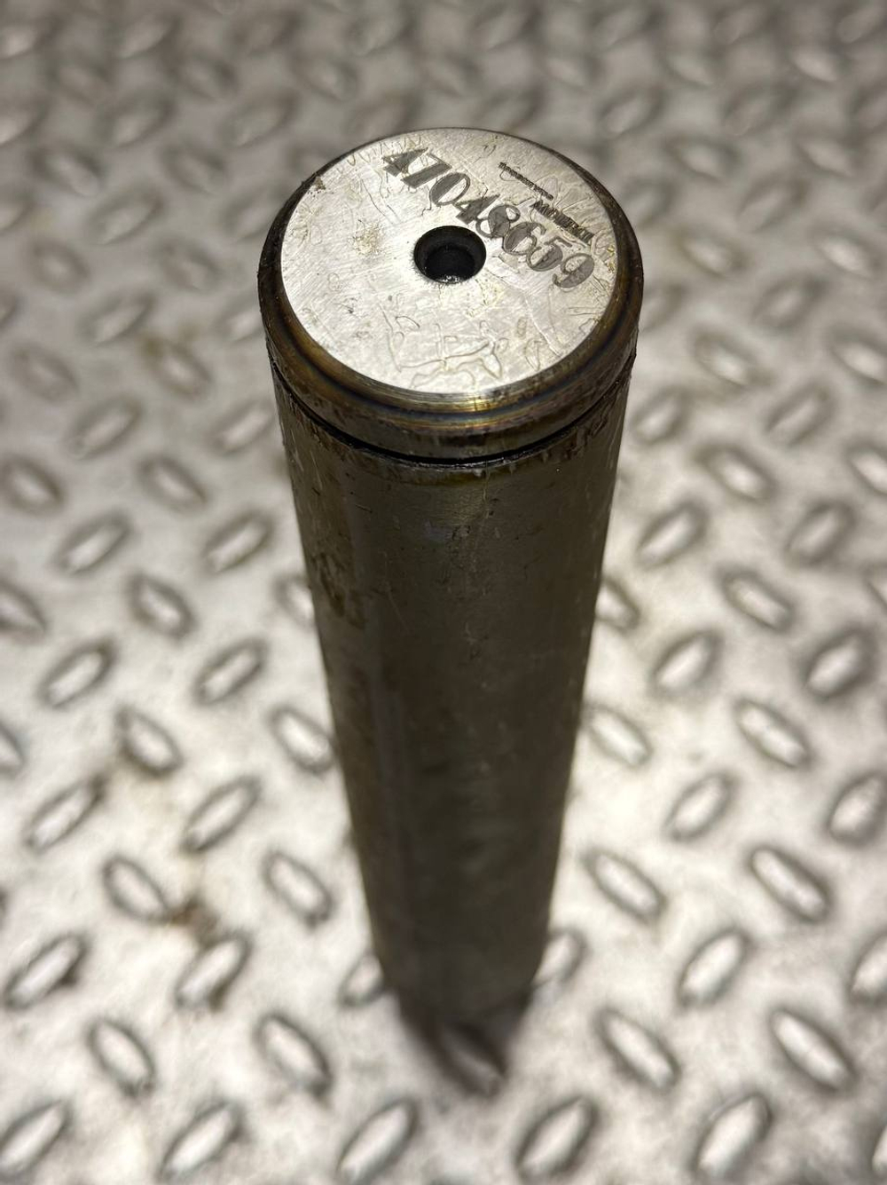 Палец ковша 47048659 (D37614) CASE