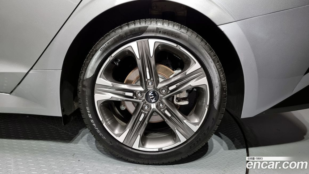 Kia K5 (Optima) 3 Generation 2.0 (04.2020)