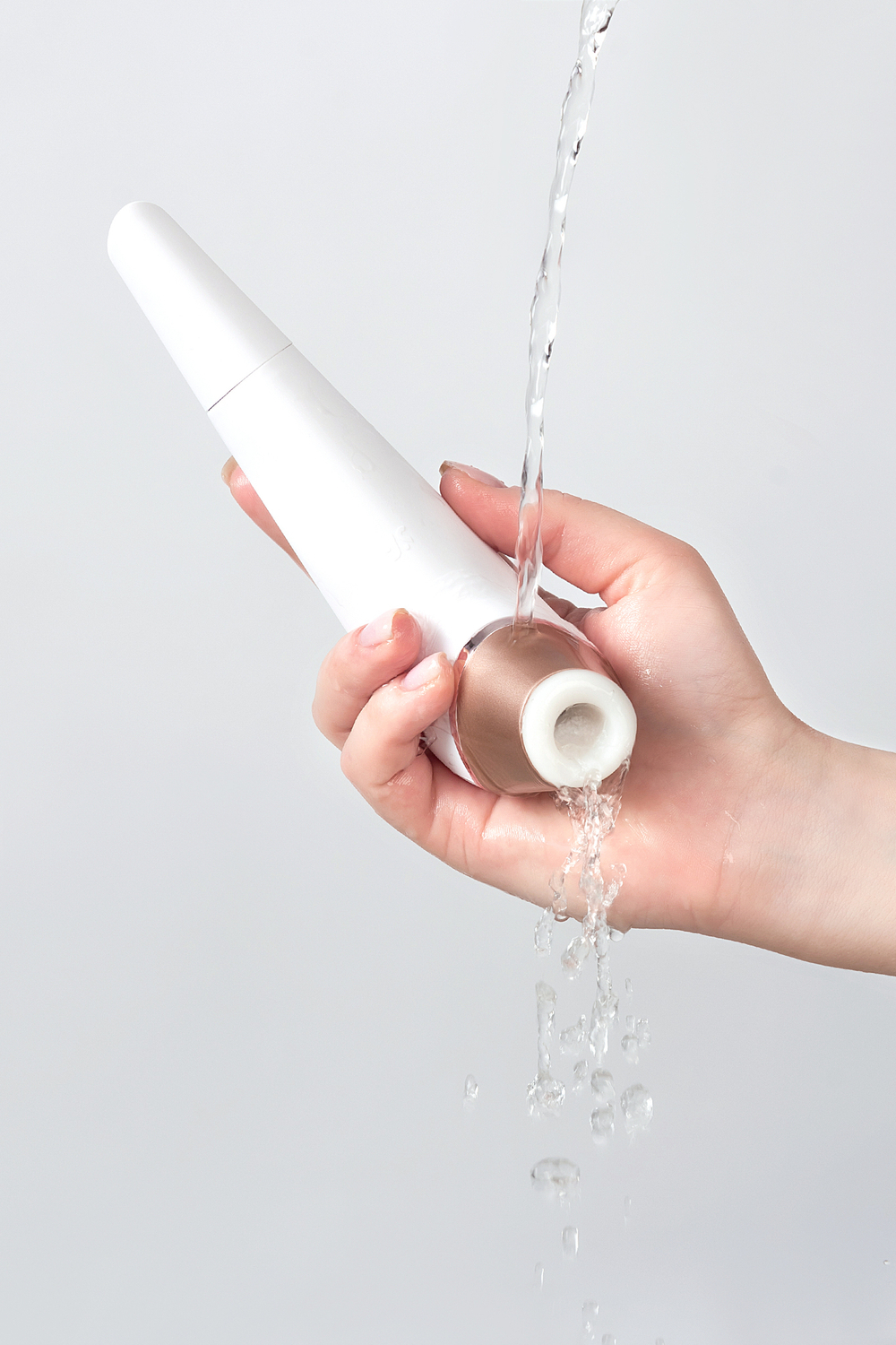 Вакуум-волновой бесконтактный стимулятор клитора Satisfyer Number Two, ABS пластик, белый, 17 см