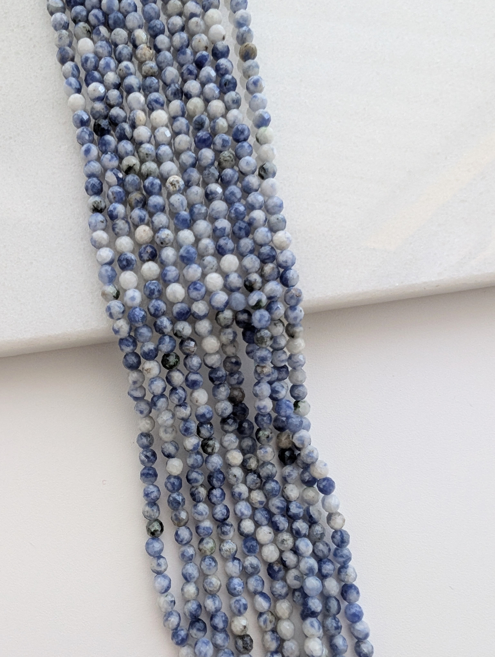 Содалит шар в огранке 3мм