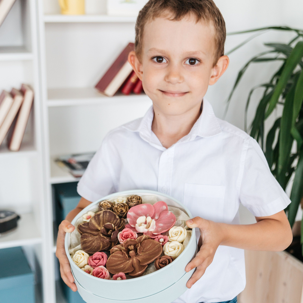 Шоколадный букет "Вкус Любви" в коробке подарок на 8 марта, на День Рождения.