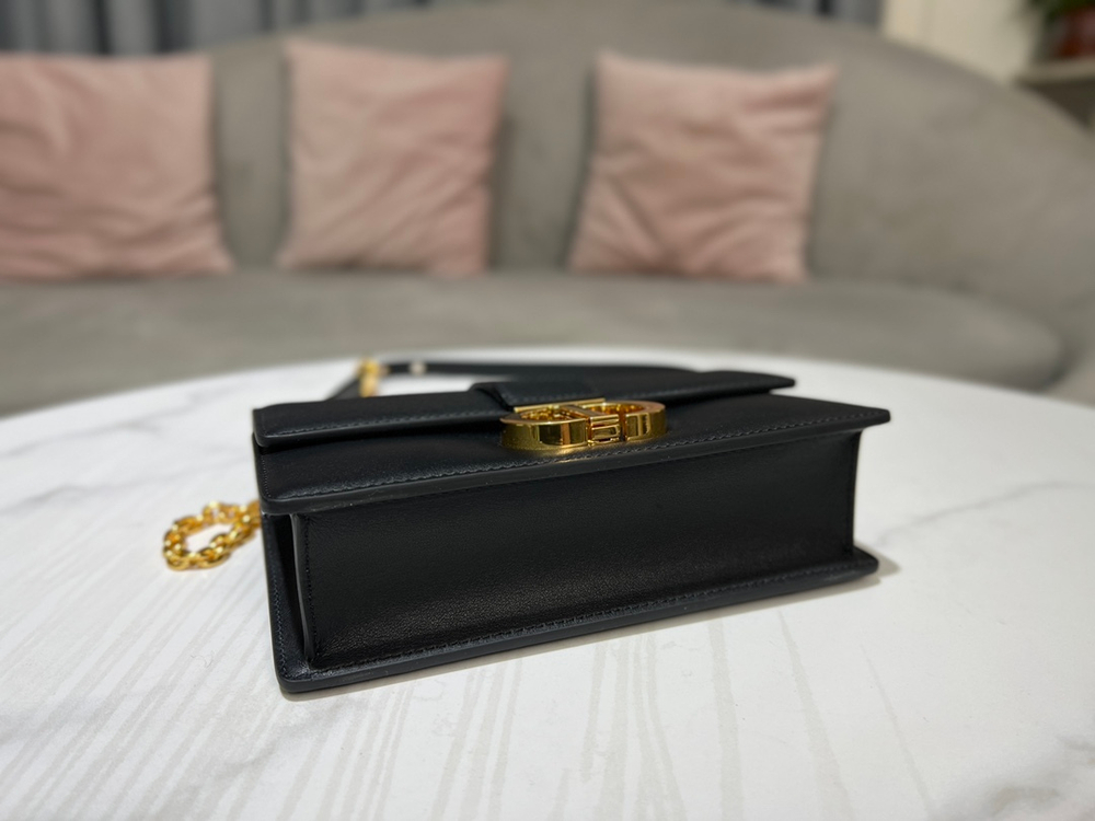 Christian Dior 30 Montaigne East-West Bag with Chain