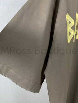 Женская футболка Balenciaga коричневого цвета с надписью