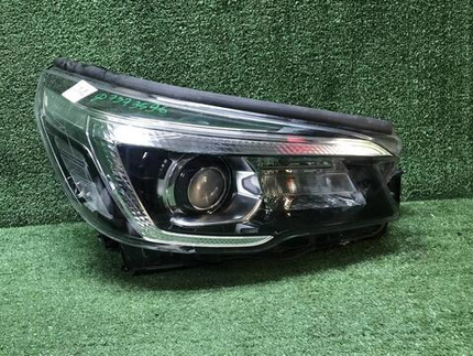 Битая Фара правая Subaru Forester 5 SK (18-21) LED