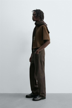 ZARA ДЖИНСЫ ПРЯМОГО КРОЯ С ВОЩЕНЫМ ПОКРЫТИЕМ, ШОКОЛАДНЫЙ