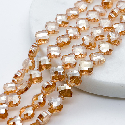 Бусина стекло Клевер, цвет персиковый, размер 8 мм, цена за 23-24 шт (1/2 нити)