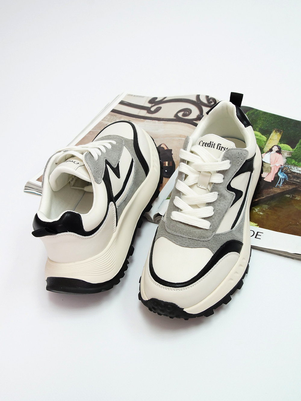 Кроссовки женские демисезонные