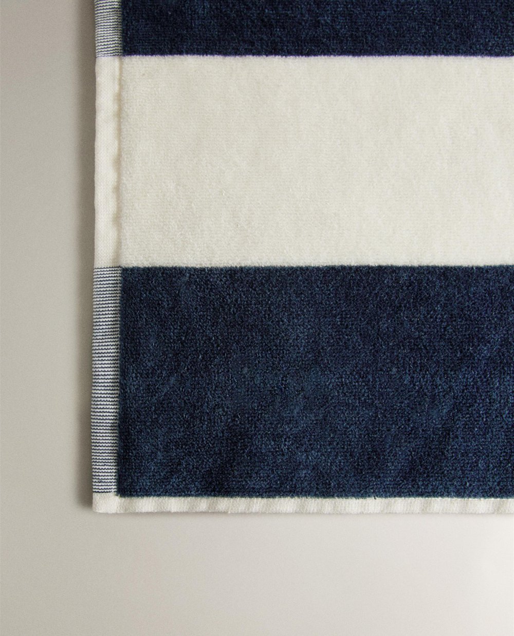 Zara Home Банное полотенце из хлопка, в полоску