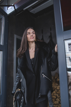 Дубленка черная