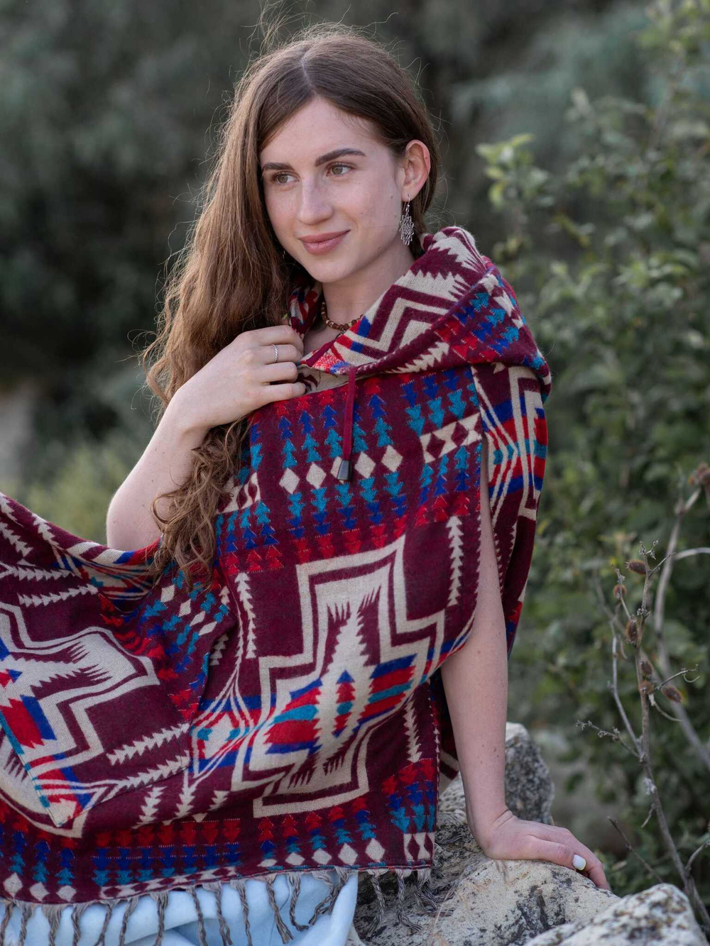 Пончо женское шерстяное с орнаментом