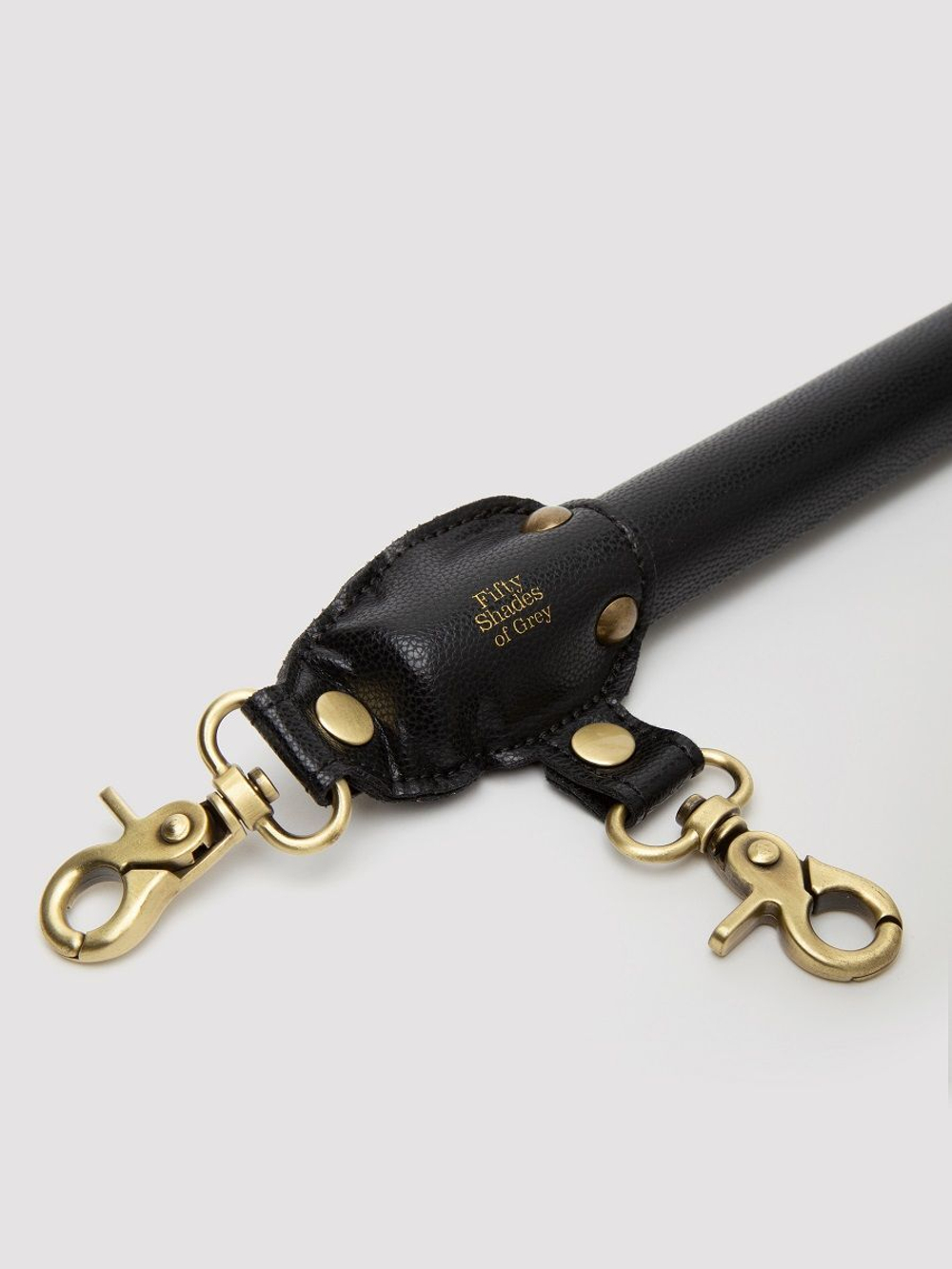 Черная распорка для ног Bound to You Faux Leather Spreader Bar - 50,8 см.