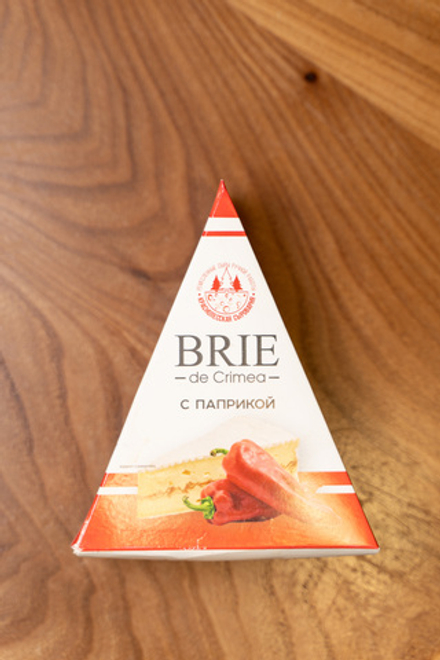 Сыр "Бри Крымский с паприкой" 125 г
