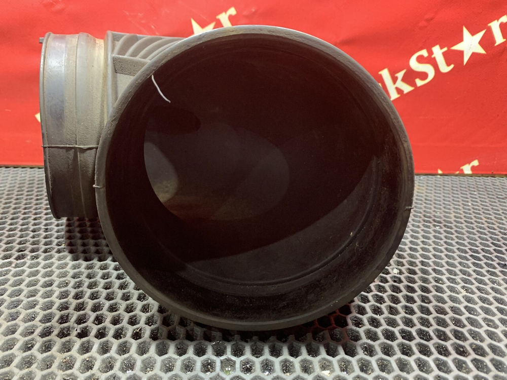 Патрубок воздушного фильтра