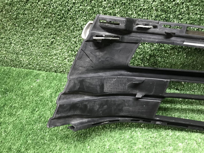 Накладка ПТФ левая BMW 5er G30 (2017-2020)