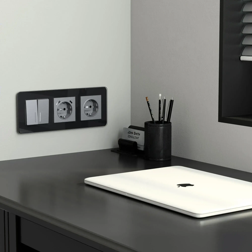 Рамка из стекла на 3 поста Elite черный W0032448