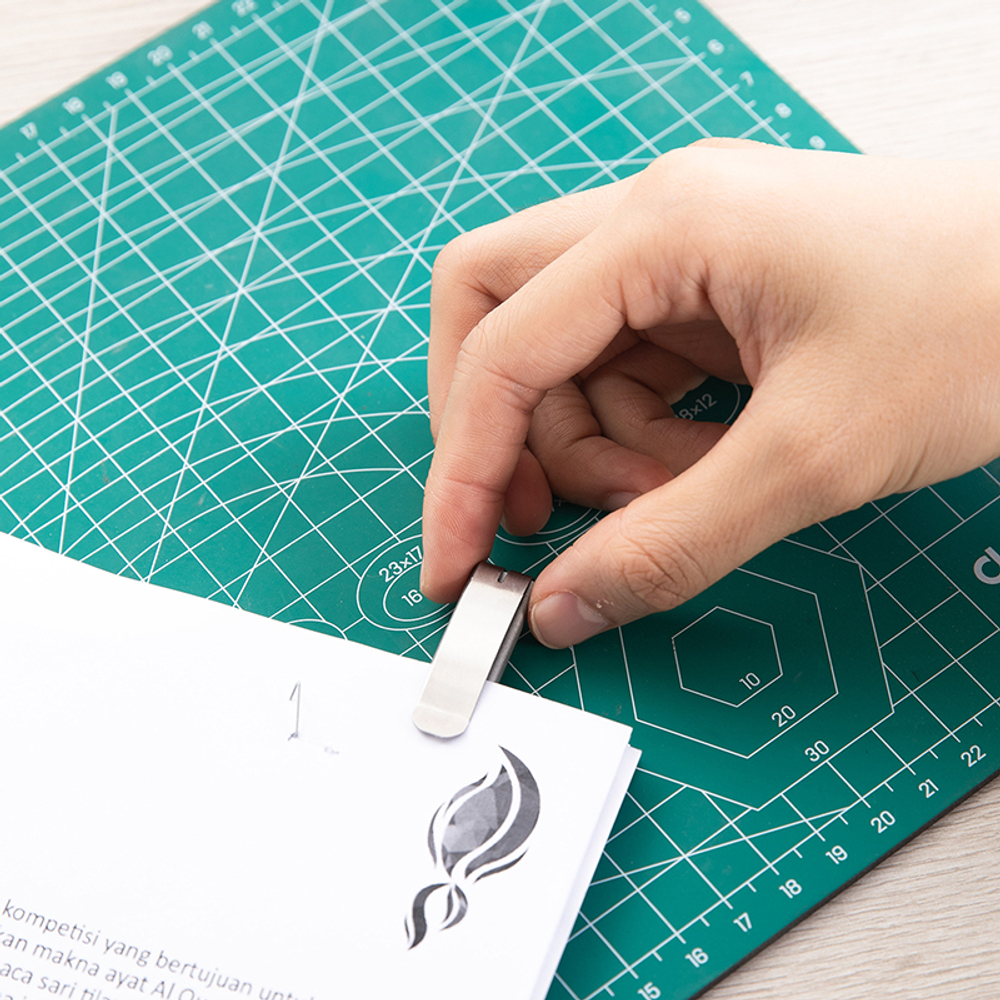 Нож канцелярский DELI, 9 мм, металлический корпус