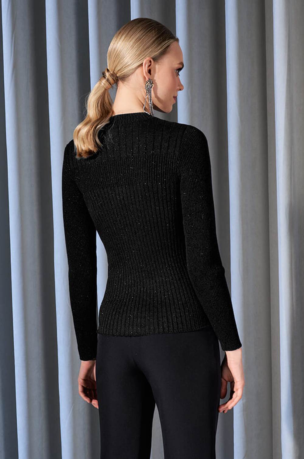 22938 Джемпер женский (черный с люрексом)