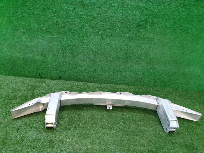 Усилитель передний BMW 3er G20 (2018-н.в.)