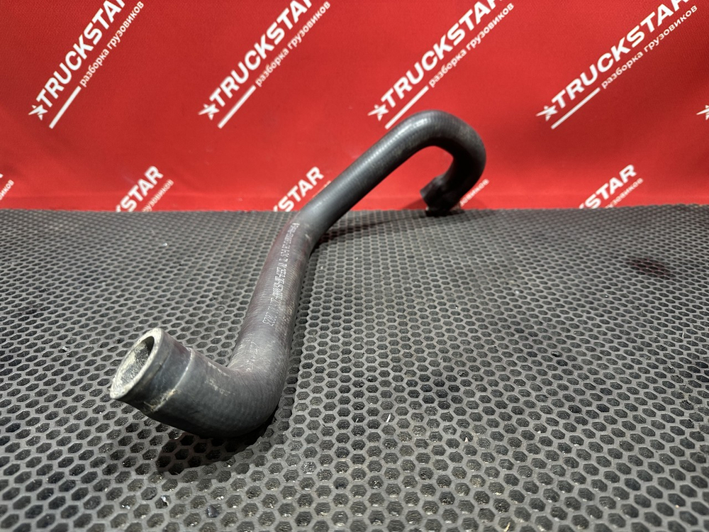 Патрубок системы охлаждения