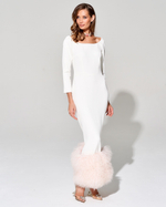 Платье-футляр из итальянского крепа с меховой отделкой