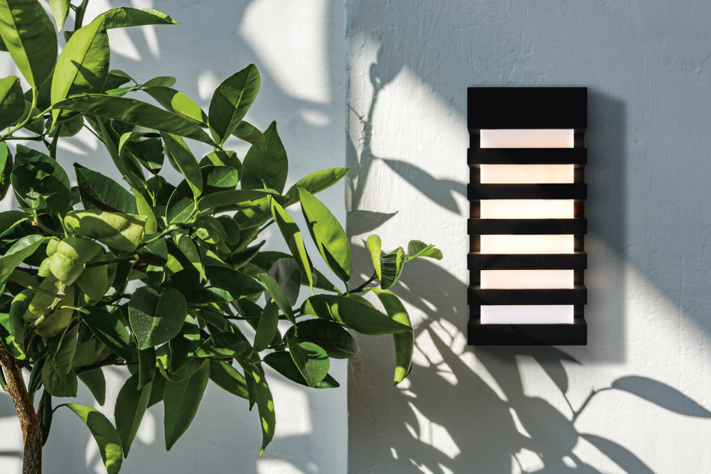 Уличный настенный светильник Outdoor O034WL-02B